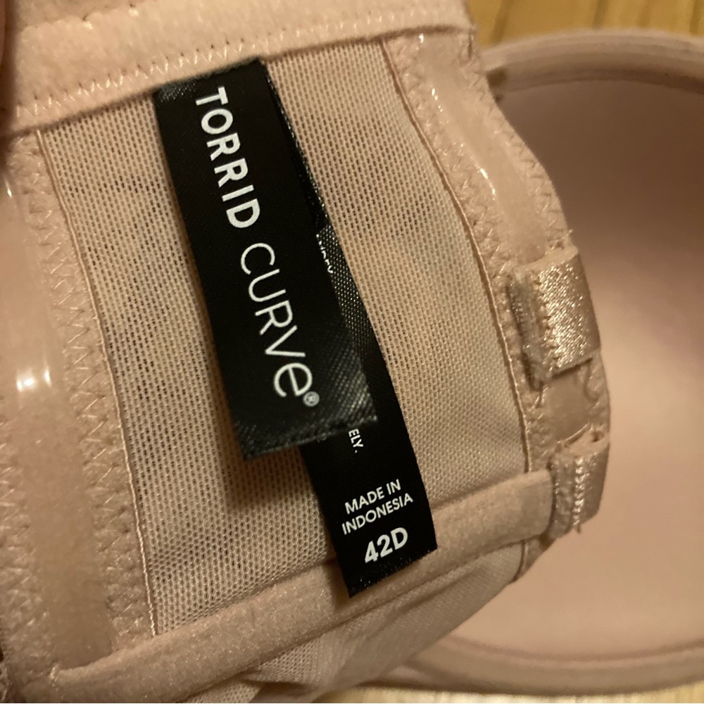 Torrid Bombshell Everyday Convertible Strapless Bra - Picture 7 of 7